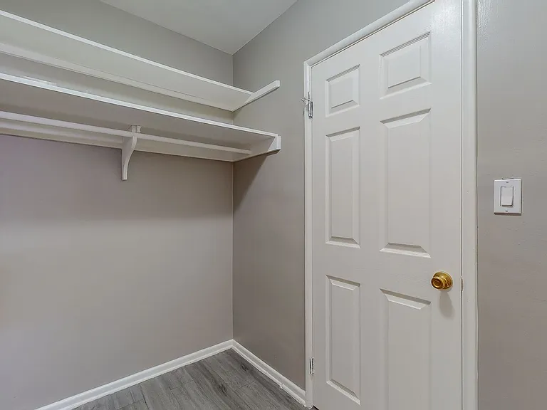 1818 N Kingsley Dr — Photo 12