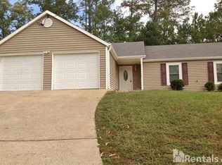 811 Riverstone Ln, Woodstock, GA