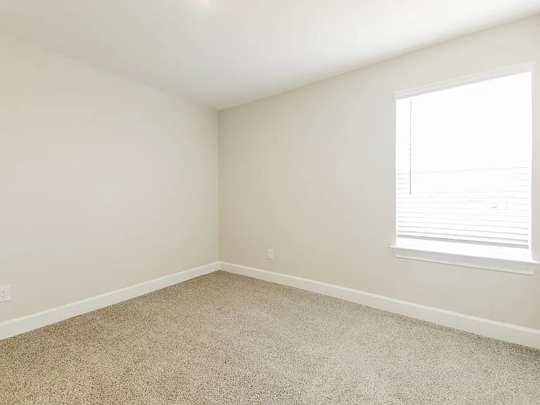 907 Princeton Hts — Photo 17