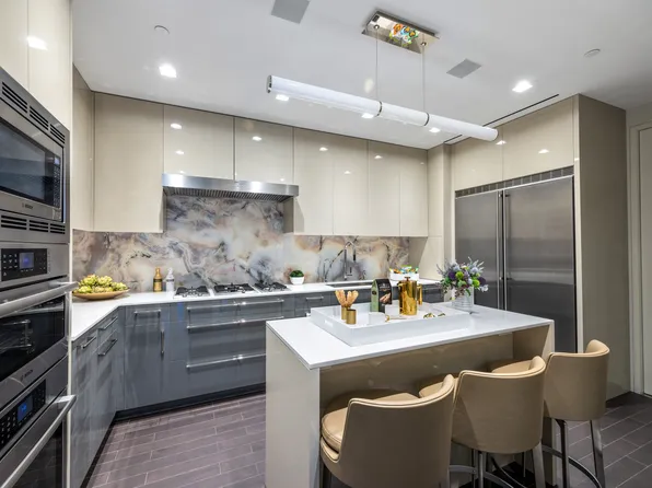 25 Columbus Circle image 5 of 18