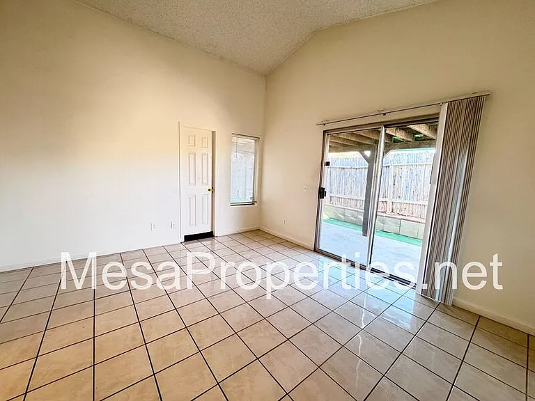 13667 Gemini St — Photo 7