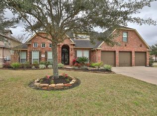 5601 Walker Dr, Pearland, TX 77581