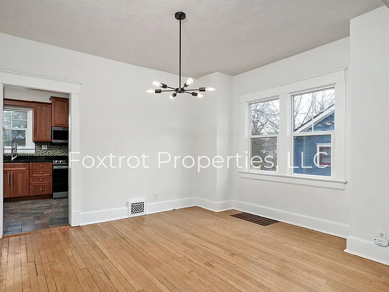1609 E Cherry St — Photo 9