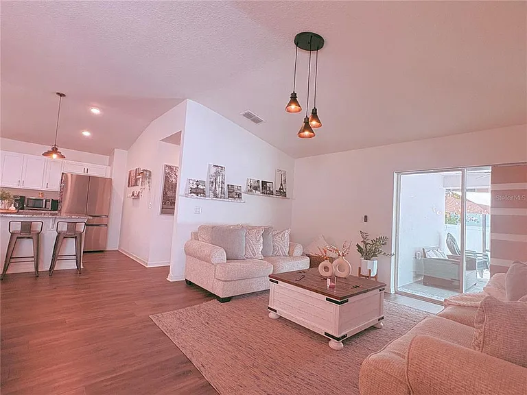 1084 Papaya Cir — Photo 20
