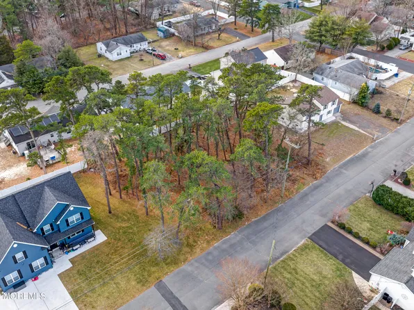 1024 3rd Avenue, Toms River, NJ 08757