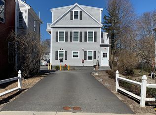 20 Leyden St, Plymouth, MA 02360