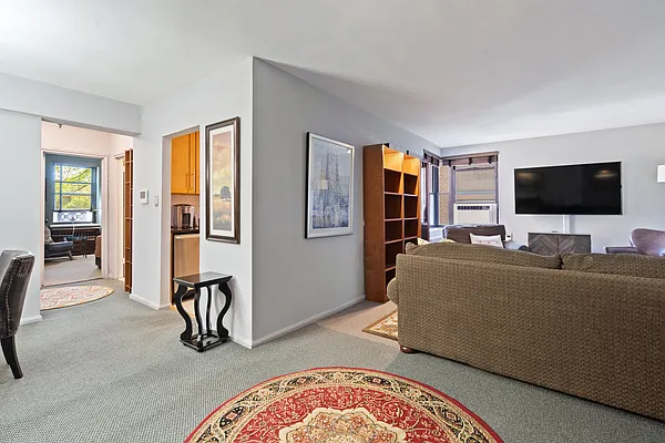 Sold by RE MAX Team | media 2