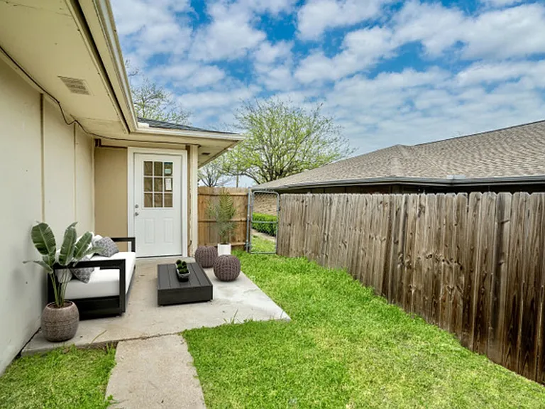 Skyline Duplexes — Photo 10
