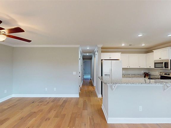 2nd image of 1360 Egrets Point