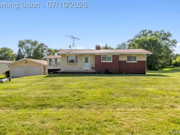 3381 Fleming Rd, Fowlerville, MI 48836