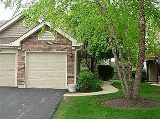 1297 Coldspring Rd, Carol Stream, IL 60188