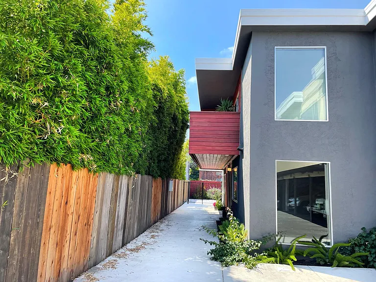 422 Taylor Ave #A — Photo 1