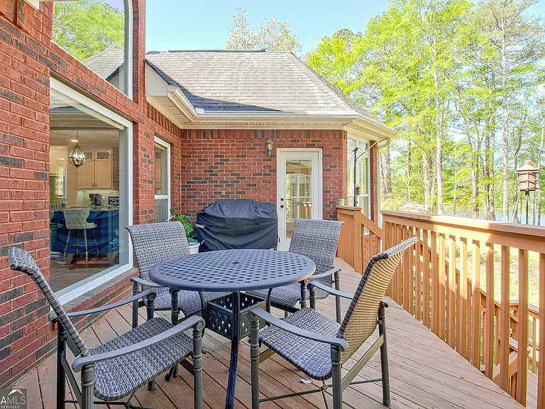 140 Lake Park Ct — Photo 39