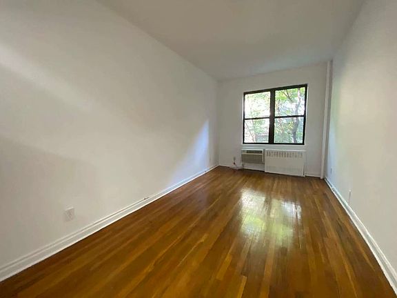 3rd image of 317 W 22nd St #2CR