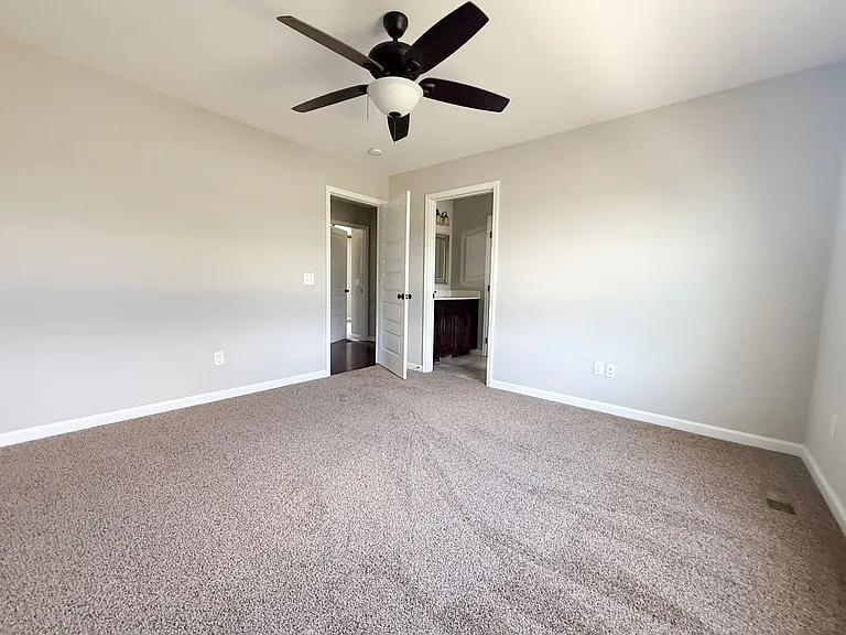 505 Holladay Rd — Photo 21