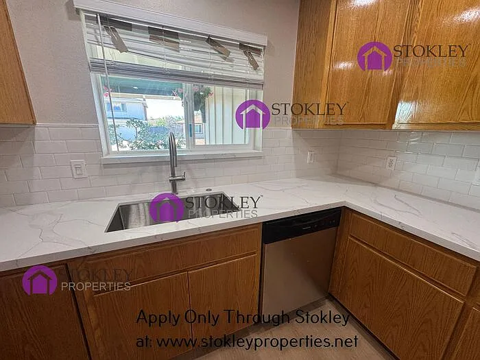 6346 Escallonia Dr — Photo 25