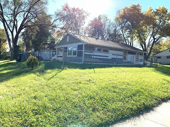 3rd image of 2219 Hanna Dr