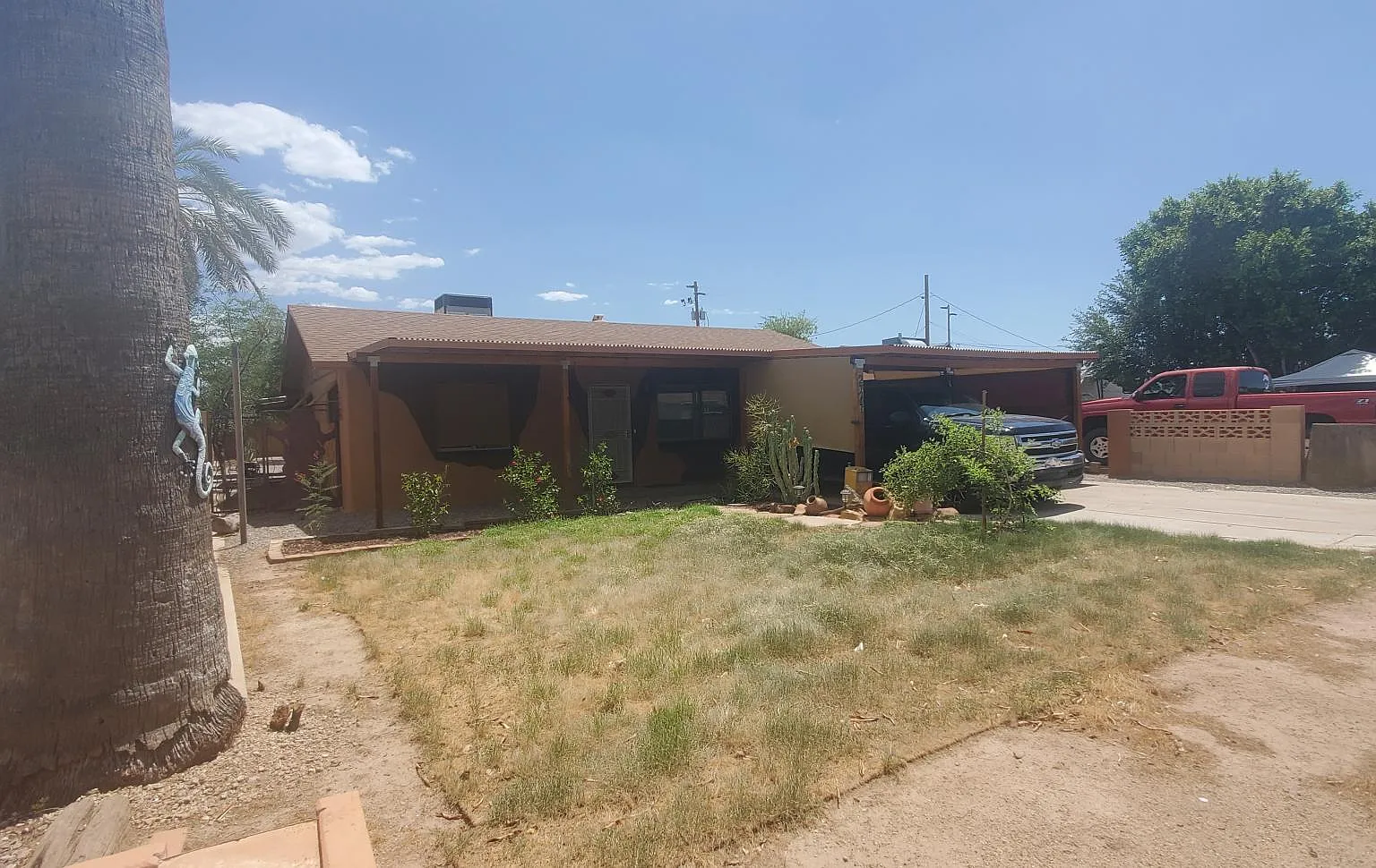 5 bed, 2100 sqft, $2,299 — Photo 2