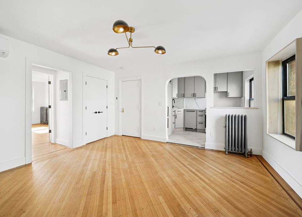 1st image of 366 Clermont Ave #4