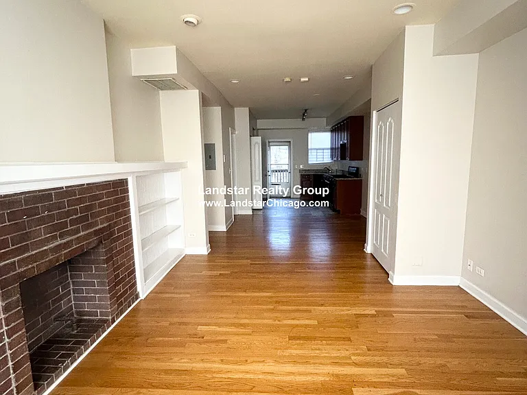 7460 N Greenview Ave #2 — Photo 2