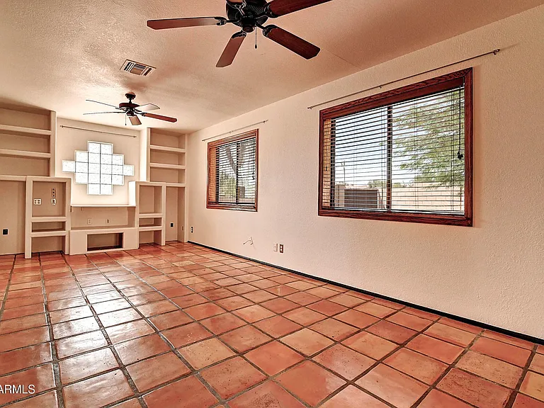 14004 N Sussex Pl — Photo 17