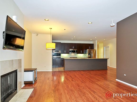 Kitchen / Living Room
