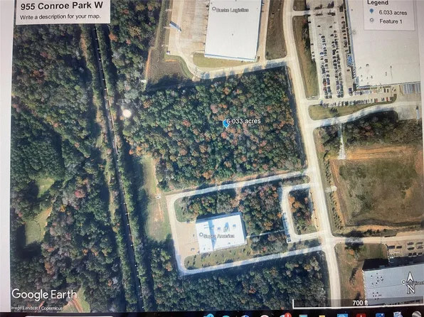 943 Conroe Park West Dr, Conroe, TX 77303