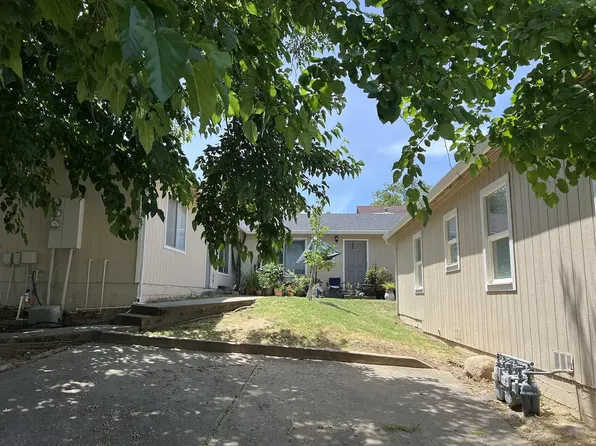 1762 Willis St, Redding, CA 96001