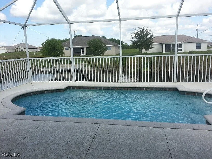 3 bed, 2.0 bath, 1408 sqft, $1,995 — Photo 4