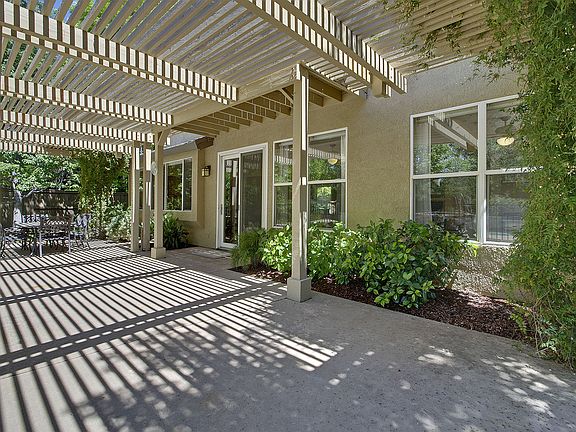 5th image of 4092 Avellano Dr