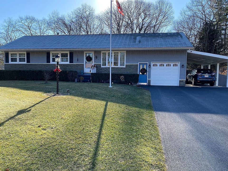 1st image of 7 Quevic Dr