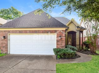 2406 Lake Garden Dr, Memphis, TN 38134