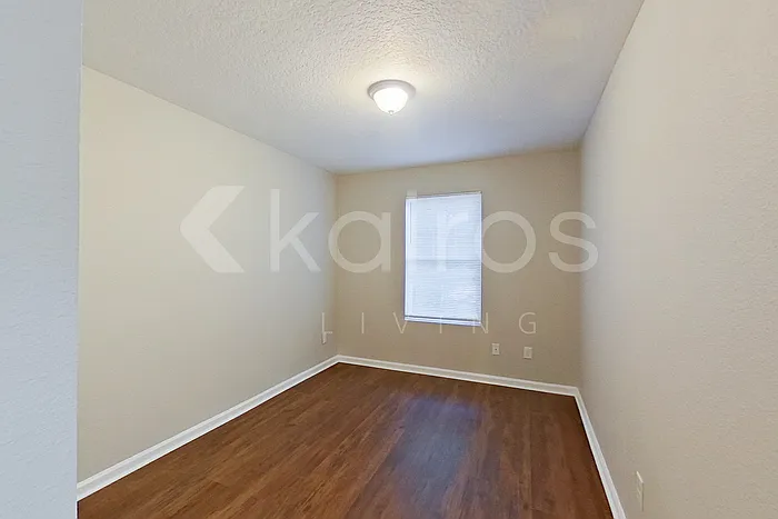 1335 Mull St — Photo 13