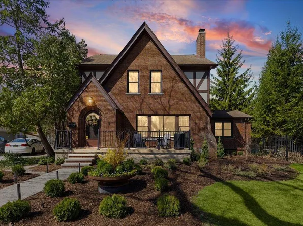 2656 Burnham Rd, Royal Oak, MI 48073