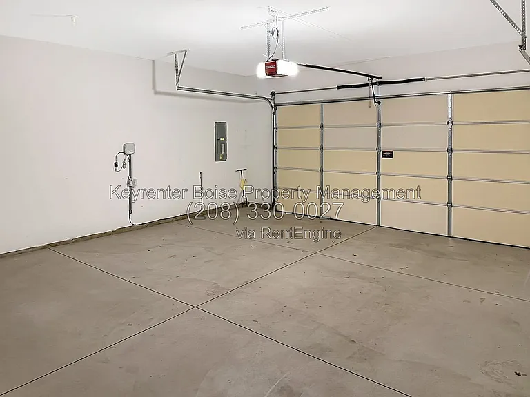 1440 W Cerulean St — Photo 25