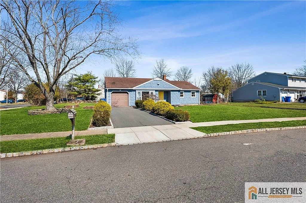 10 Wilkens Dr photo 1