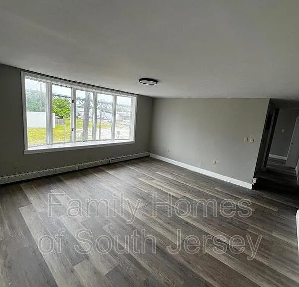 242 N Broadway #STOREFRONT — Photo 7