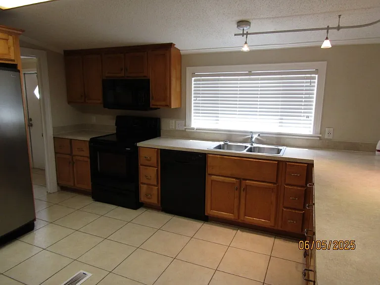 4883 Riverside Dr #A — Photo 28