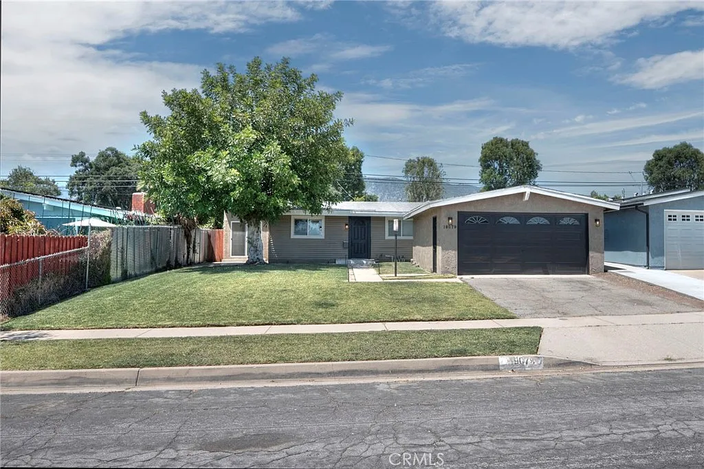 3 bed, 1410 sqft, $3,700 — Photo 3