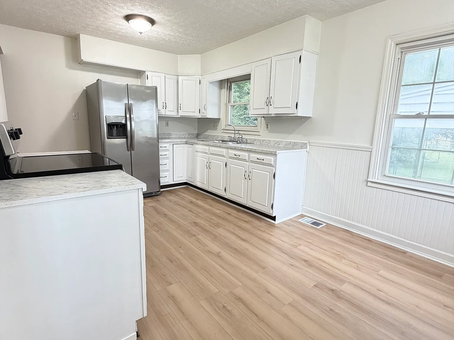 3 bed, 988 sqft, $1,400 — Photo 3