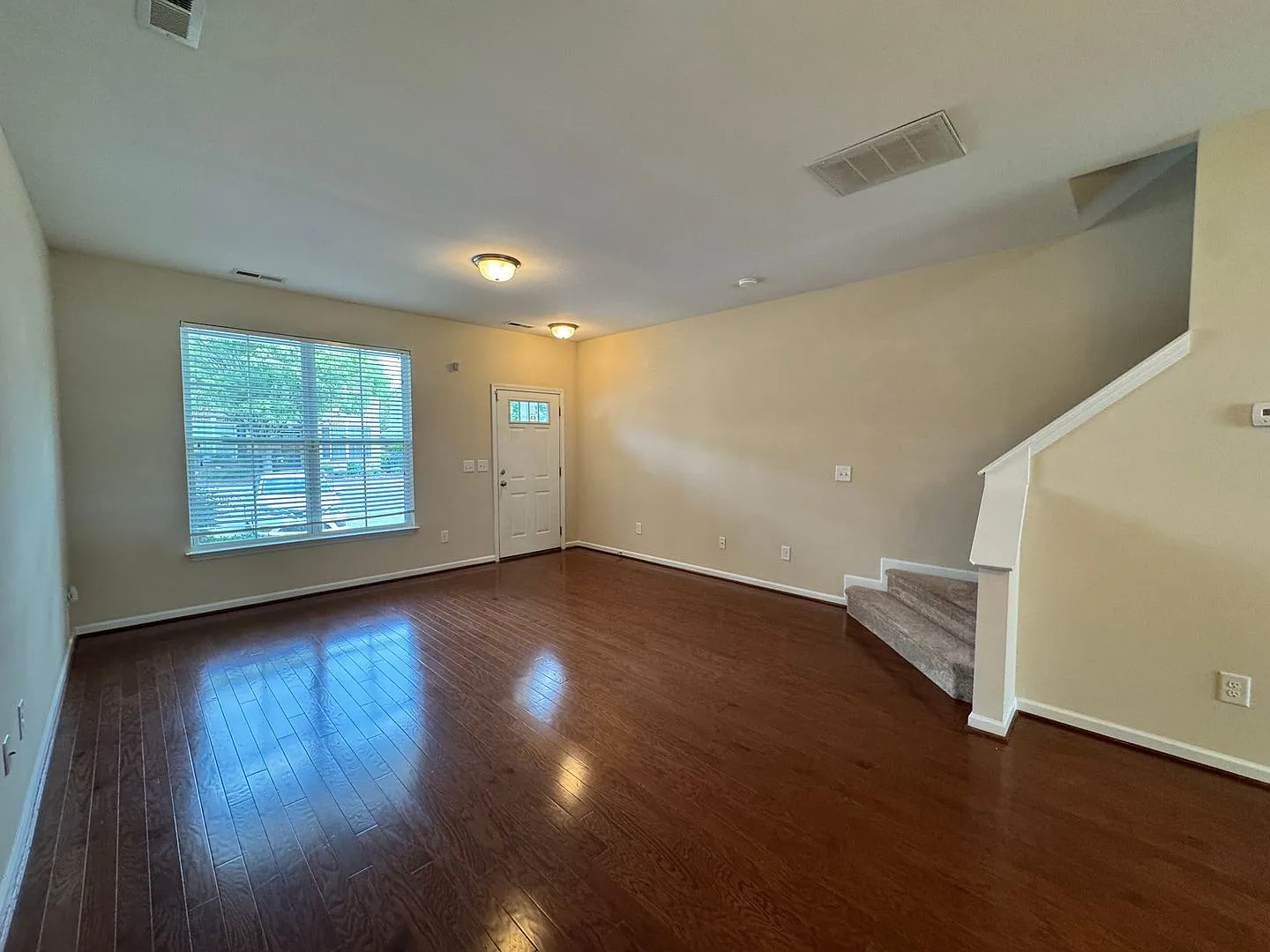 5564 Farm House Trail — Photo 3