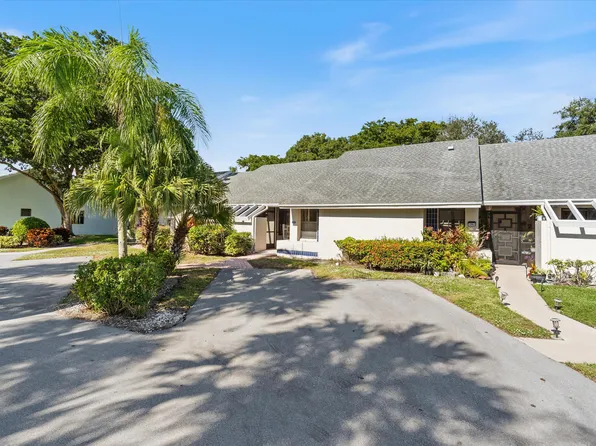 10967 Lake Front Place, Boca Raton, FL 33498