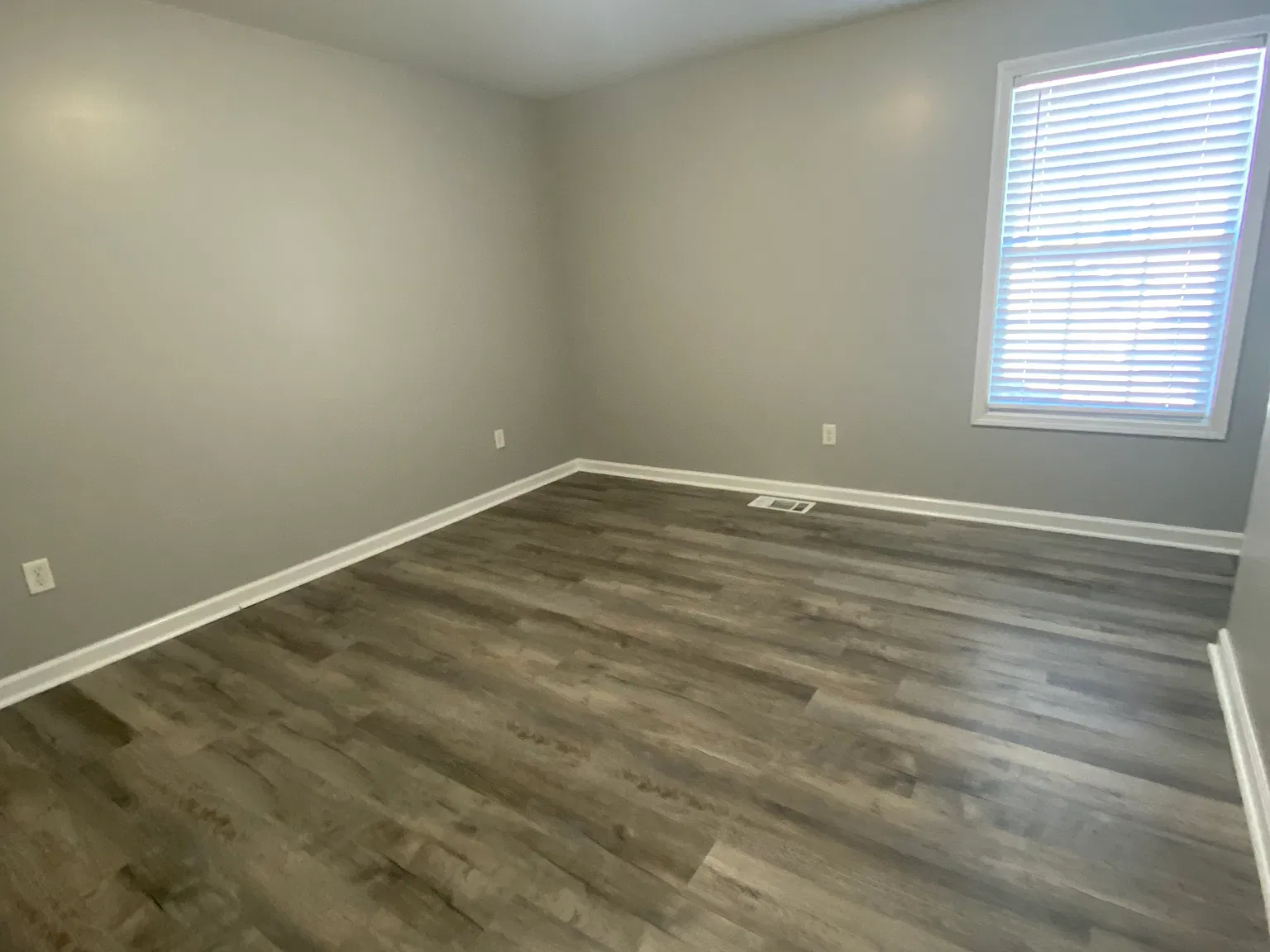 2 bed, 1.5 bath, 1075 sqft, $1,050 — Photo 4