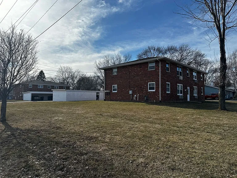 1241 Apache Ave — Photo 20