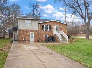 706 N Colfax St, Griffith, IN 46319