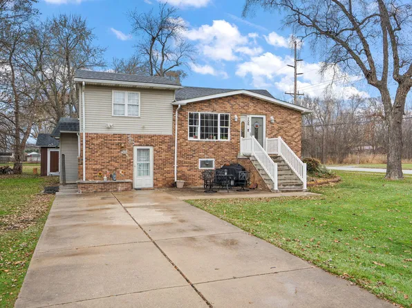 706 N Colfax St, Griffith, IN 46319