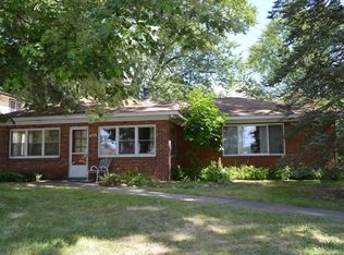 8755 Rushside Dr, Pinckney, MI