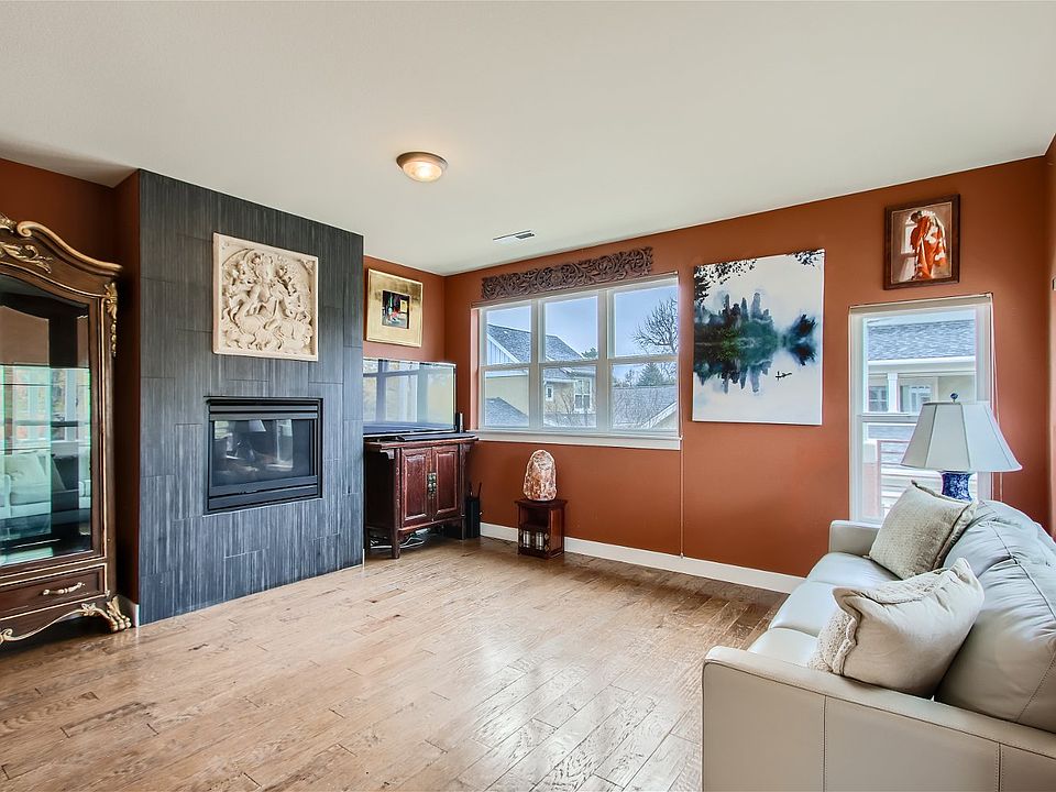 1225 Cedar Ave - Web Quality - 001 - 05 Living Room_10302023