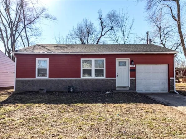 605 Elm St, Knob Noster, MO 65336