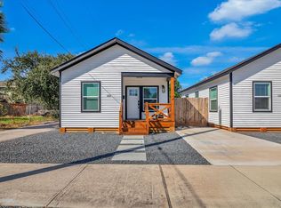 1311 53rd St, Galveston, TX 77551